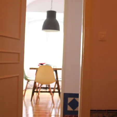 Cosy&shiny Lovely In Santos * リスボン