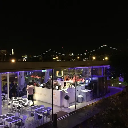 Cosy&shiny Lovely In Santos * リスボン